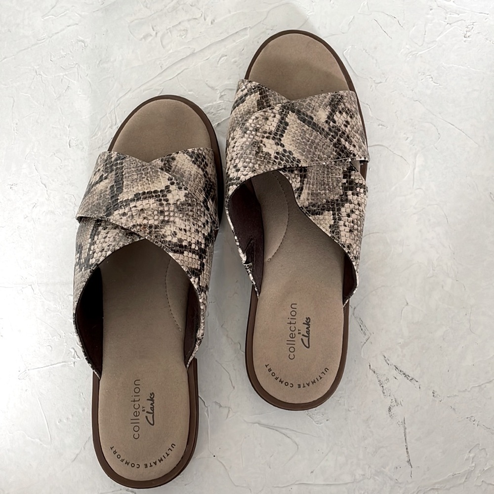 Clarks Ultimate Comfort Snakeskin Flat Sandals Declan Ivy